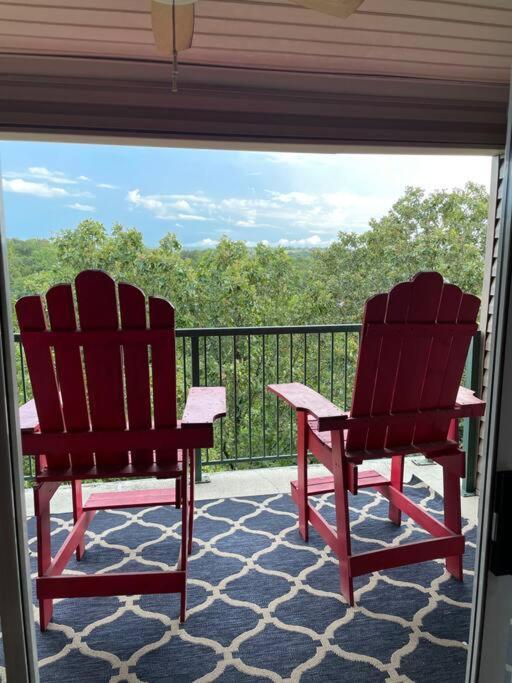 Penthouse Suite At Holiday Hills Book Today Branson Bagian luar foto